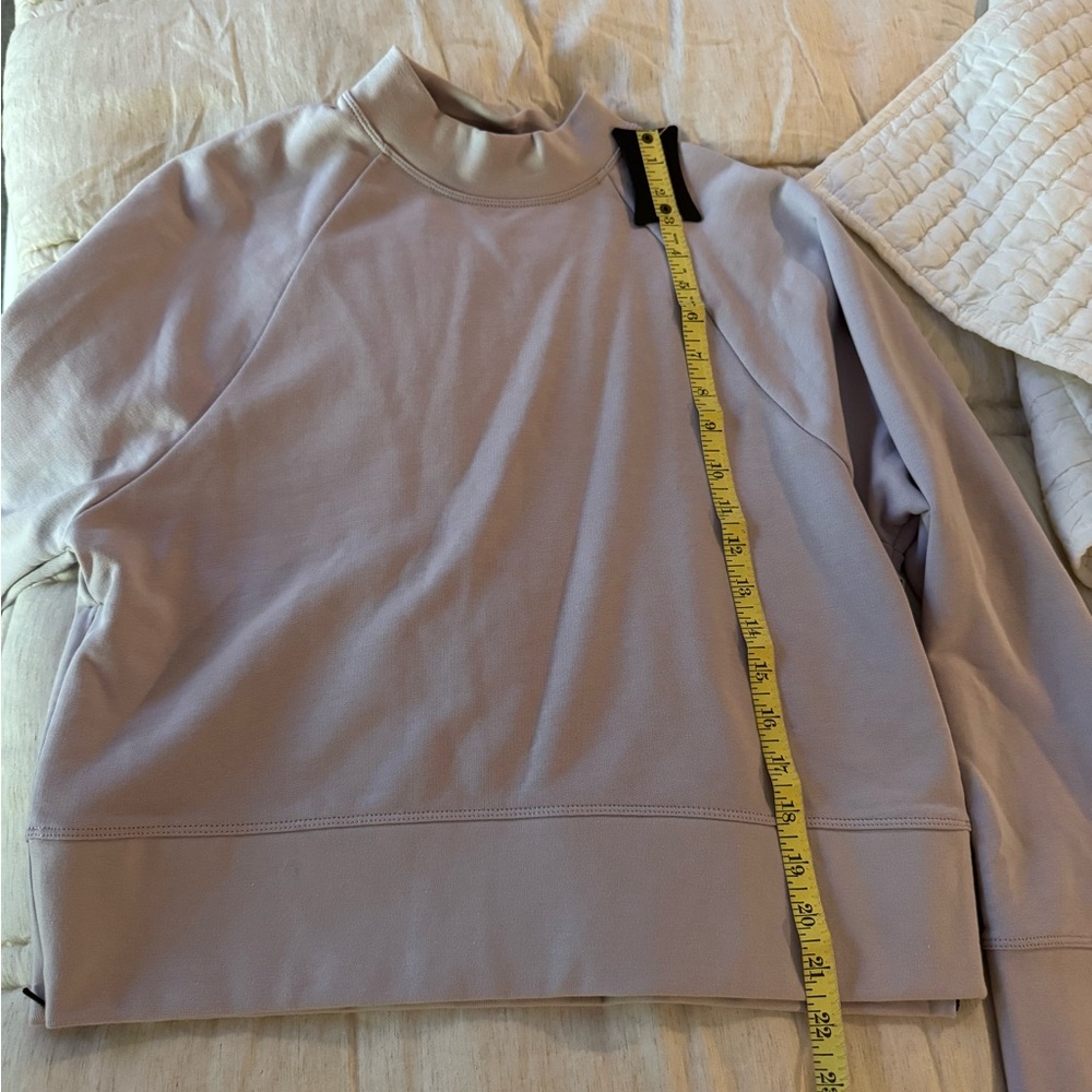NEW Women's ON CLOUD Running Lilac Purple Crewneck Cotton Top Sweatshirt Small - Picture 12 of 13